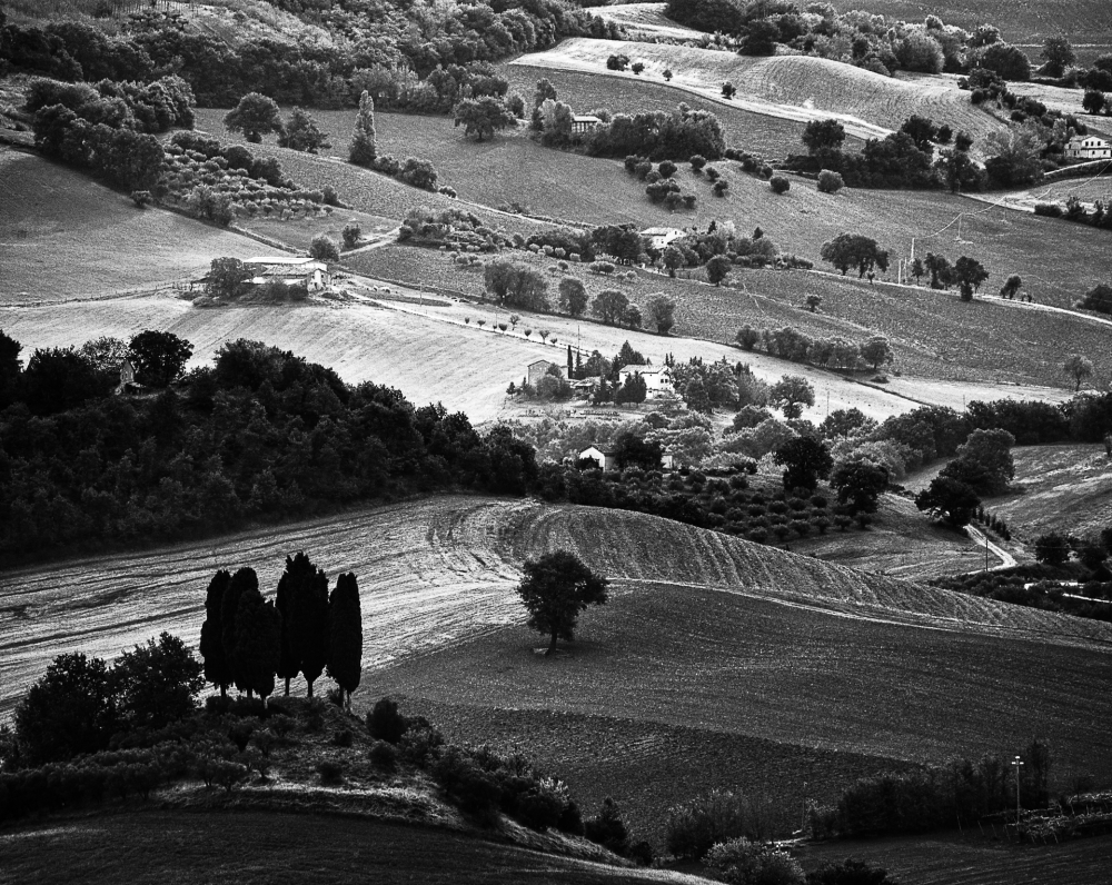 Italian country in b/w