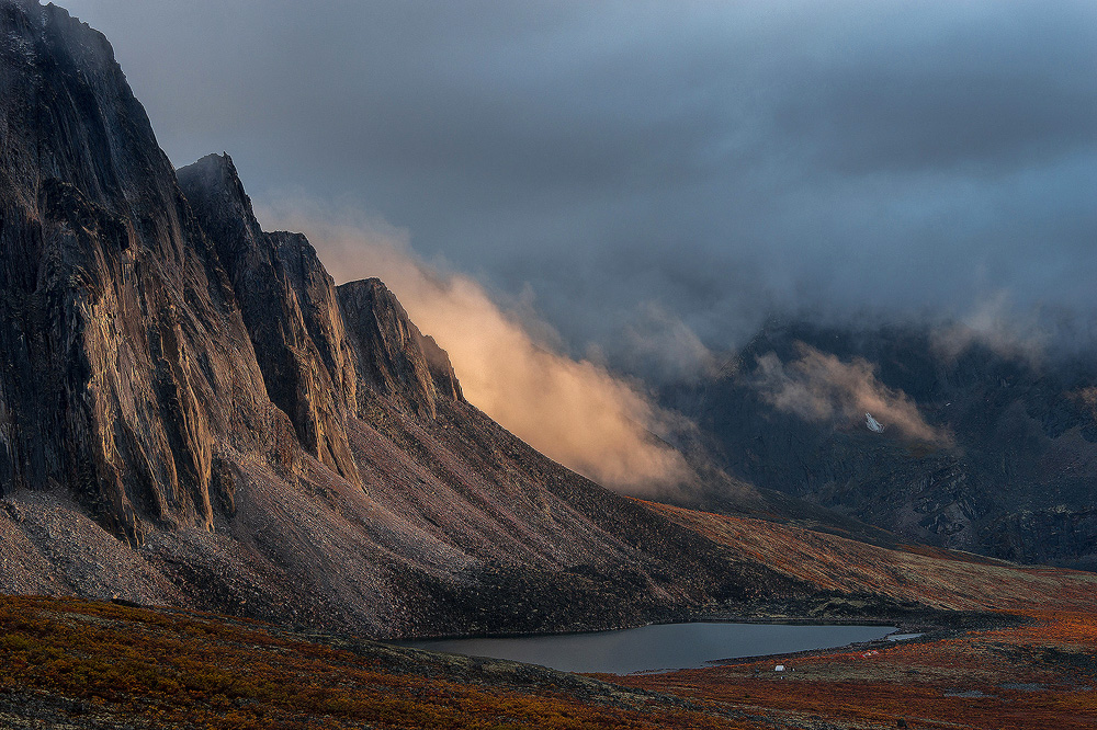 Chasing Light - Unique Yukon