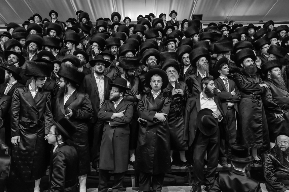 Viznich Hasidic Jews