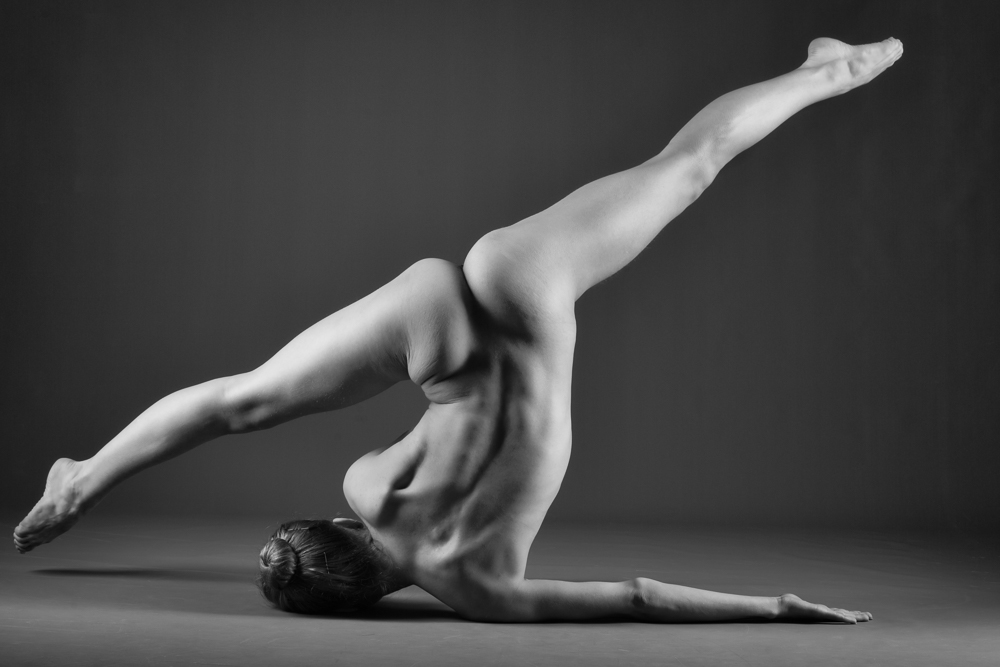 Striking Fine Art Nude Poses 1