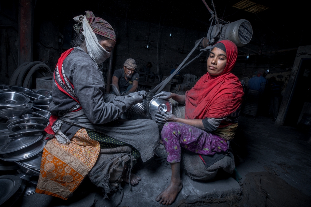 The hard working women of Bangladesh
