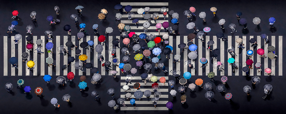 Umbrella crossing