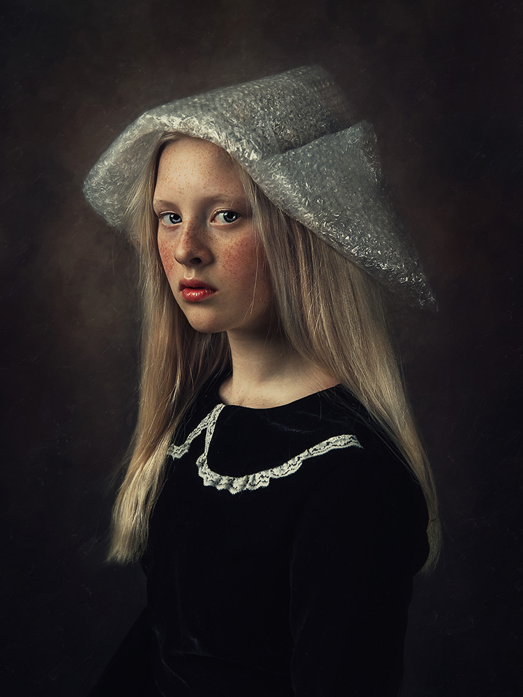 Klaudia - portrait of a girl with foil