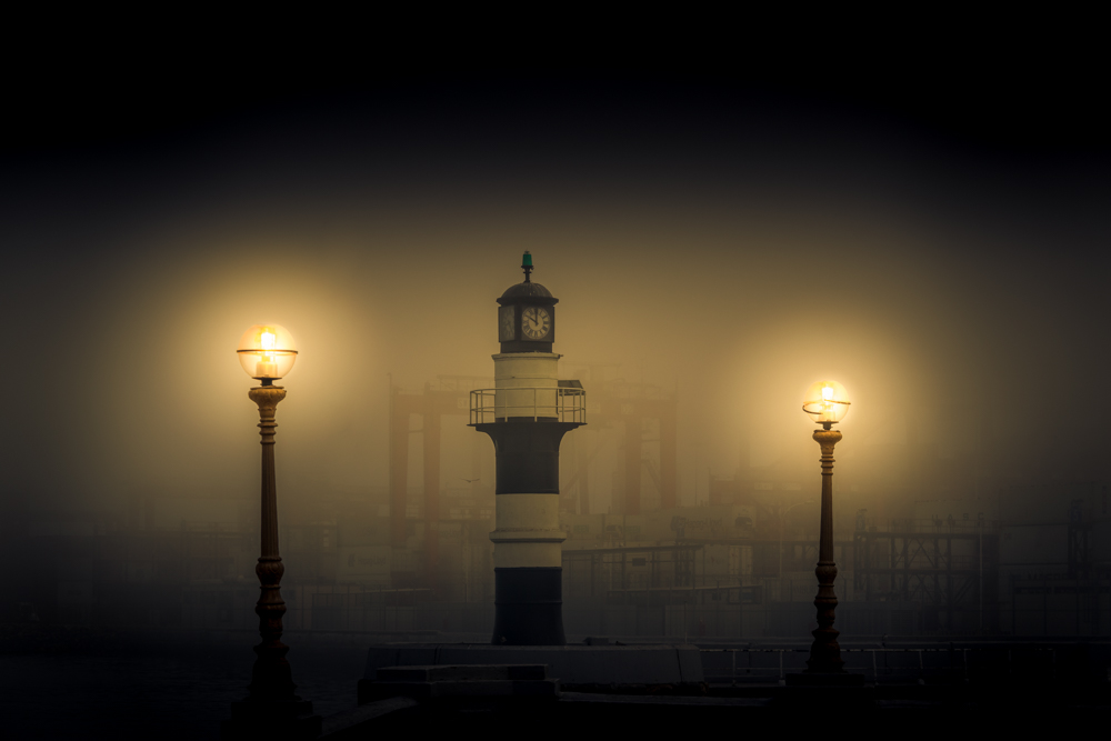 CULIANEZ_A Lighthouse in the fog