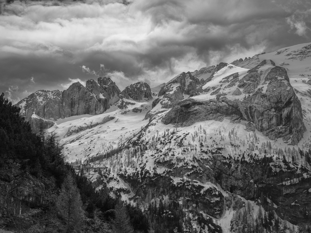 DoloChrome - My Monochrome Dolomites