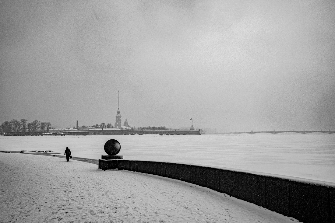 RUSSIA. Saint Petersburg. A distant view of Peter and Paul Fortress from The Spit of Vasilievsky island