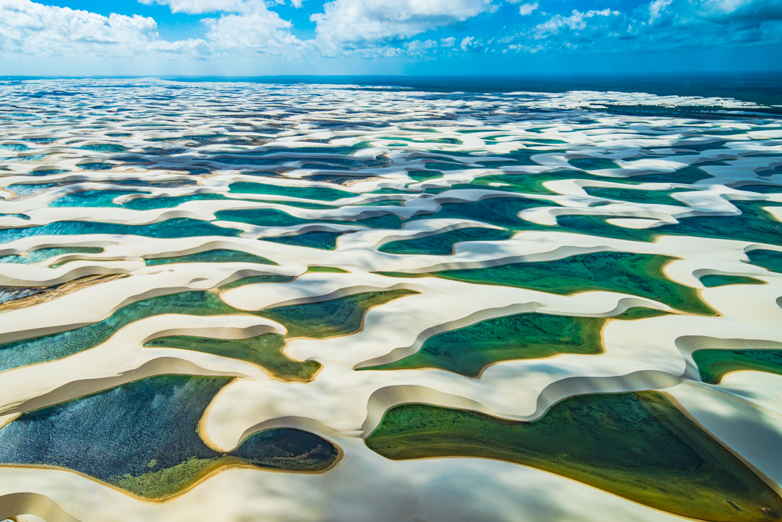 Infinite lakes in the desert