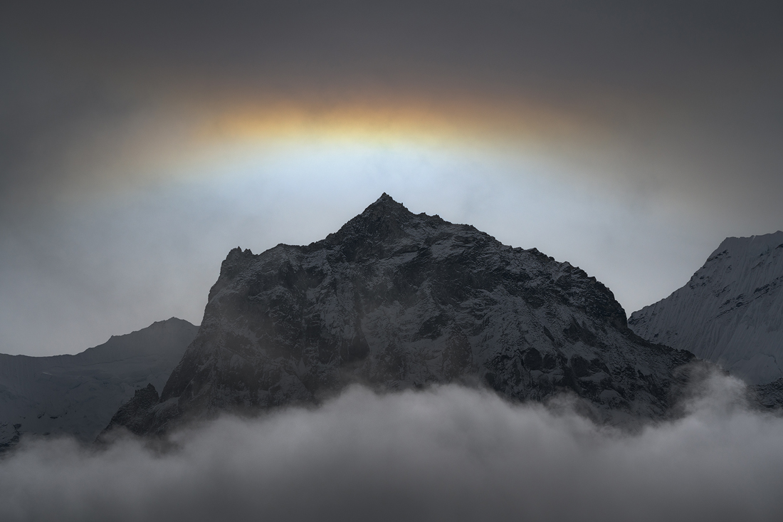 Himalayas: Beyond Peaks and Horizons