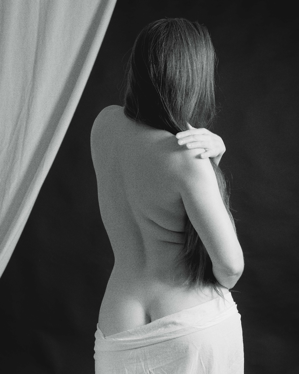THE DRAPED WOMAN