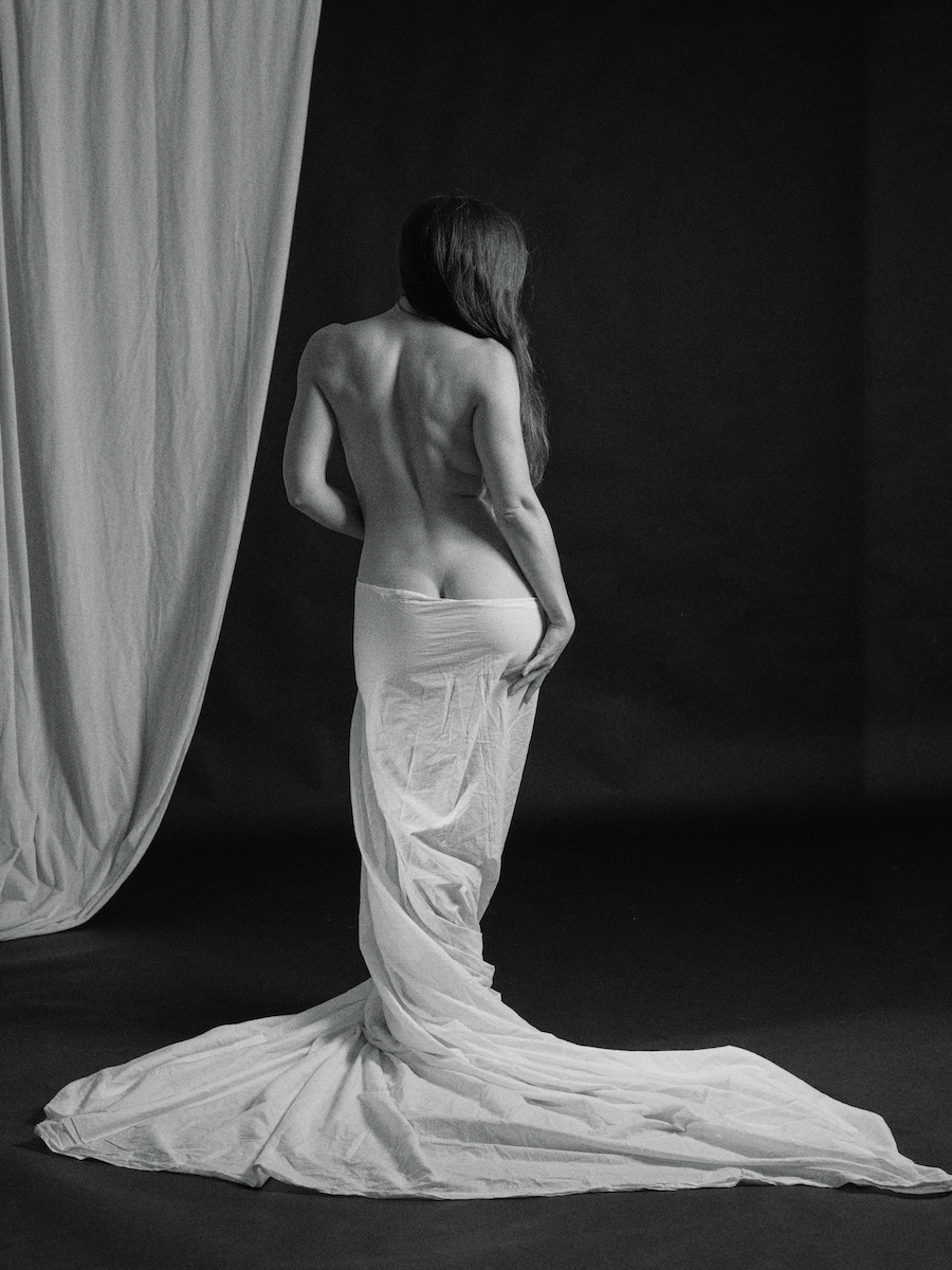 THE DRAPED WOMAN