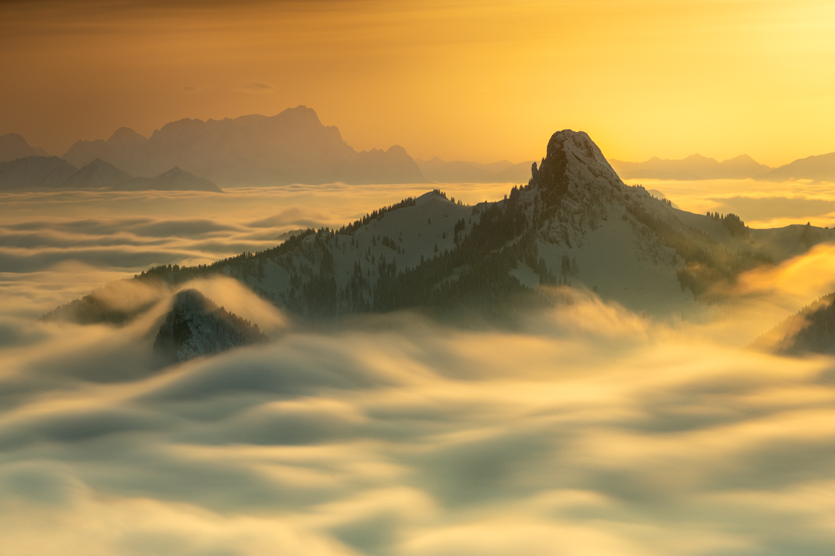 A World Above: Oceans of Mist