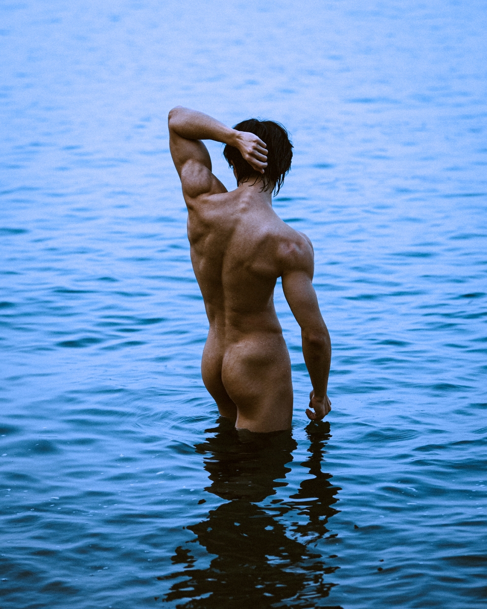 Harmony of Strength and Fluidity
