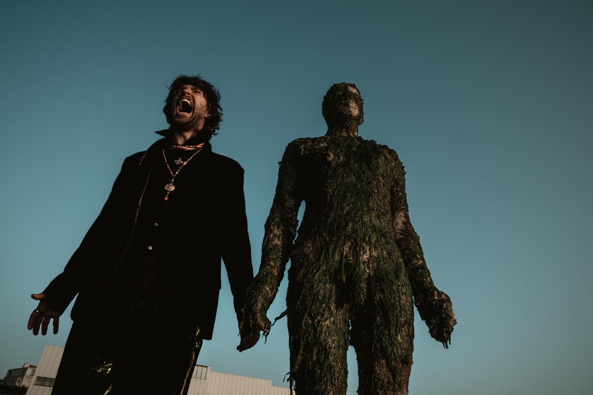 I Only Trust You, Harlequin