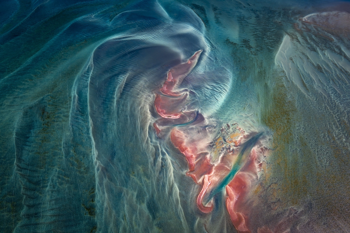 Ripples of Blue Satin and Threads of Pink 6656