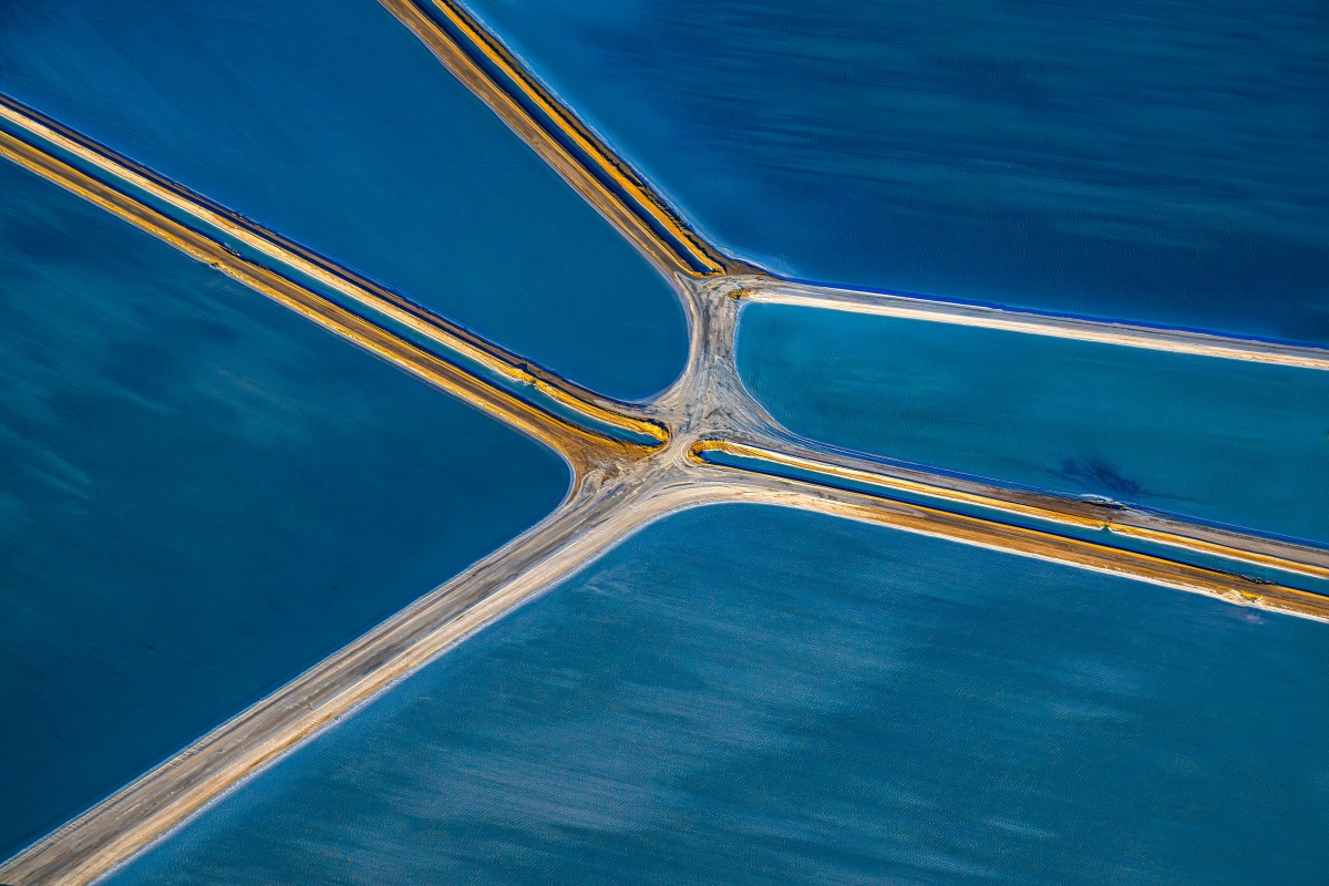 Geometry of Salt Series— Useless Loop Blues