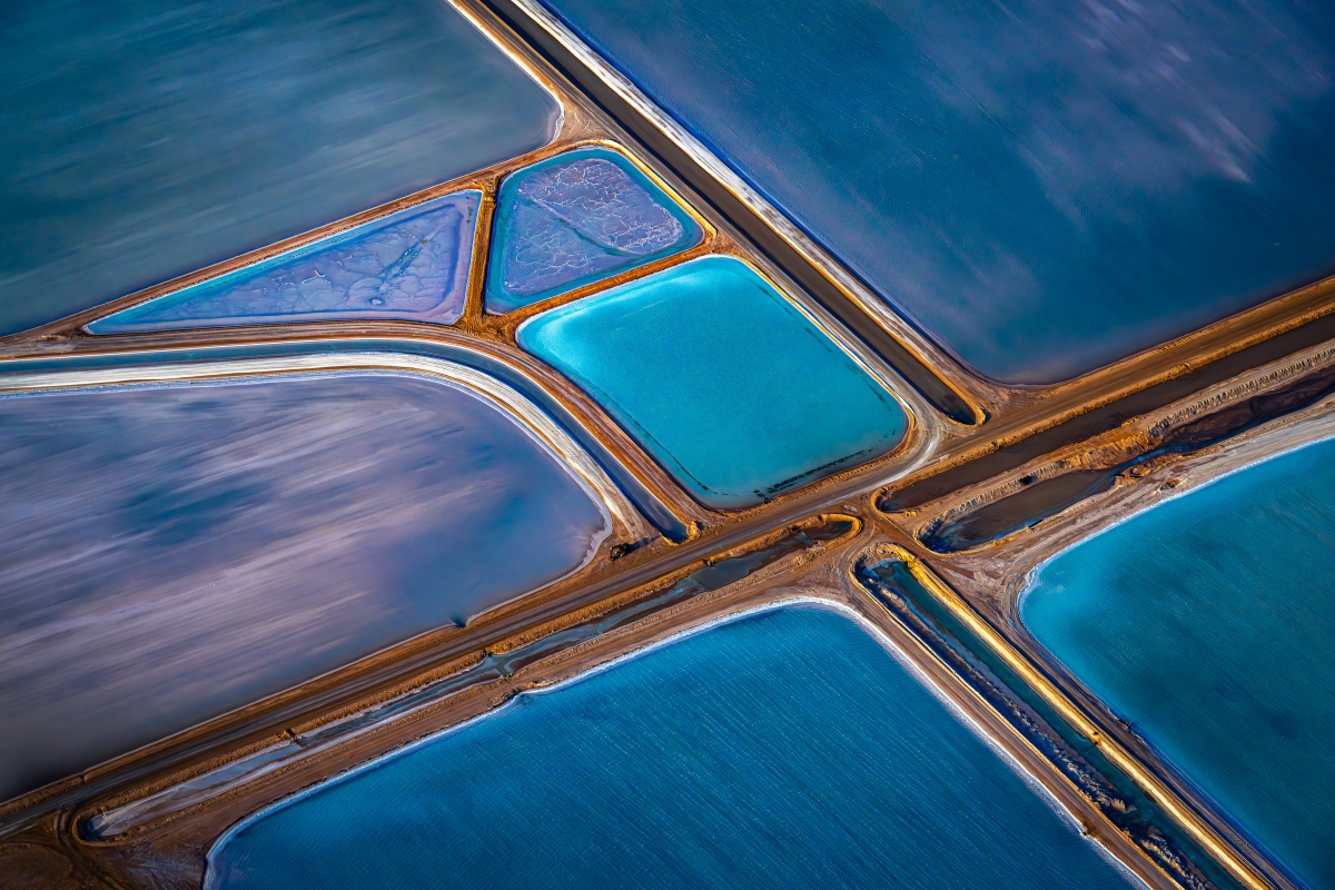 Geometry of Salt Series— Useless Loop Blues