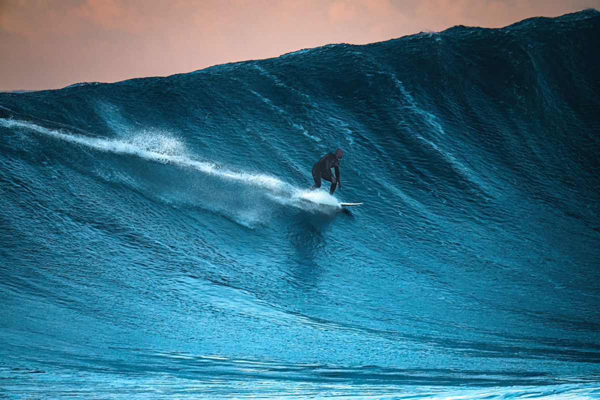 Nazaré big waves surfing 