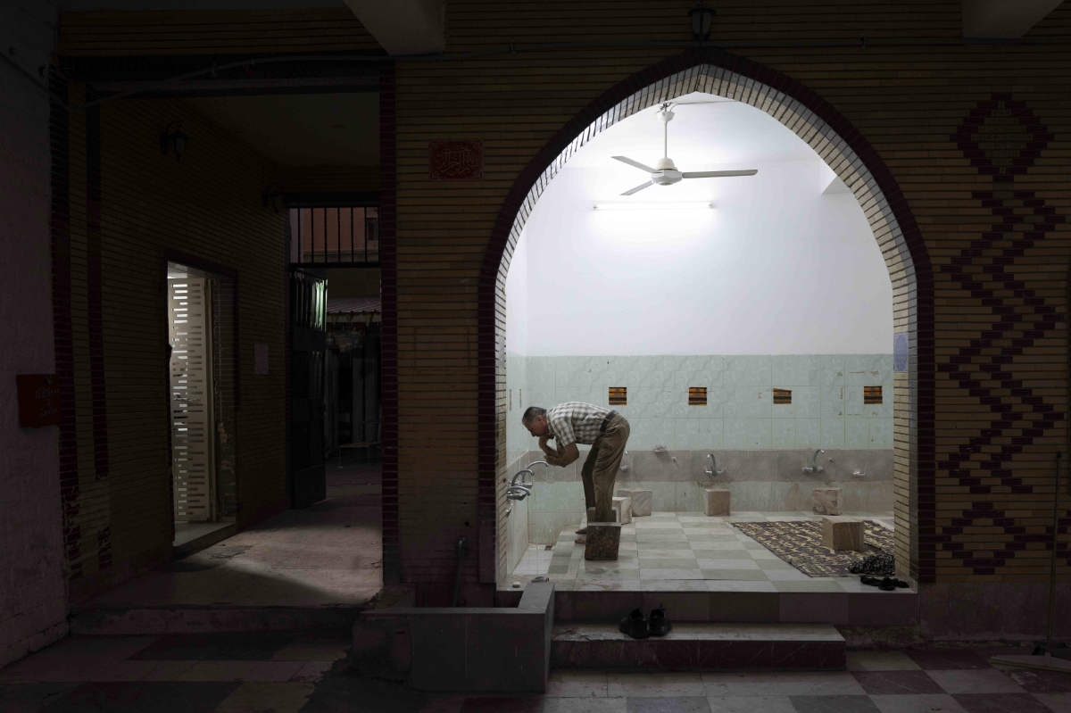 Iraq: mend the peace