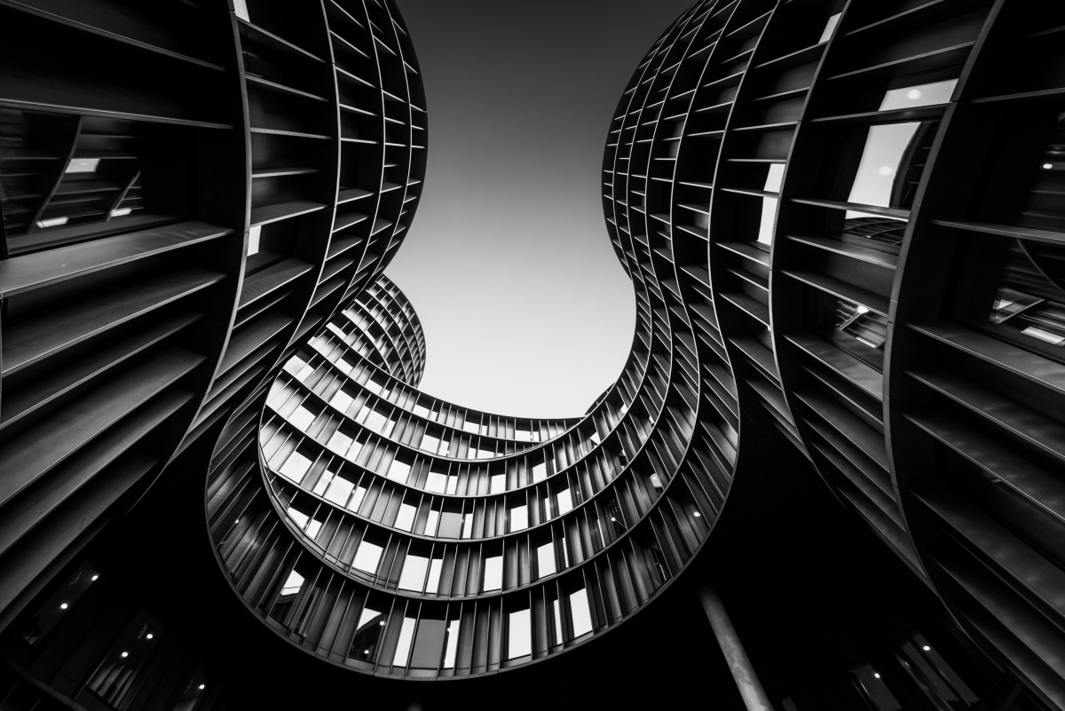 Curved Gravity 