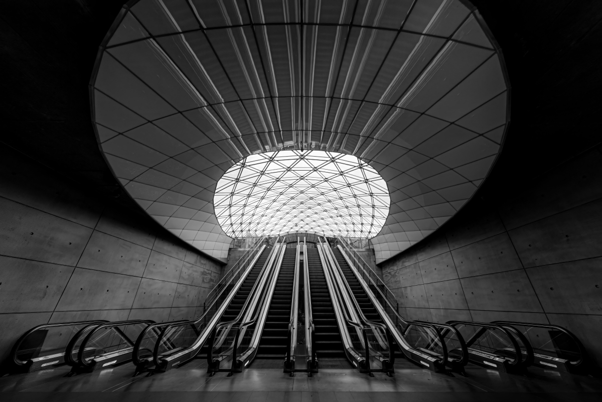 Curved Gravity 
