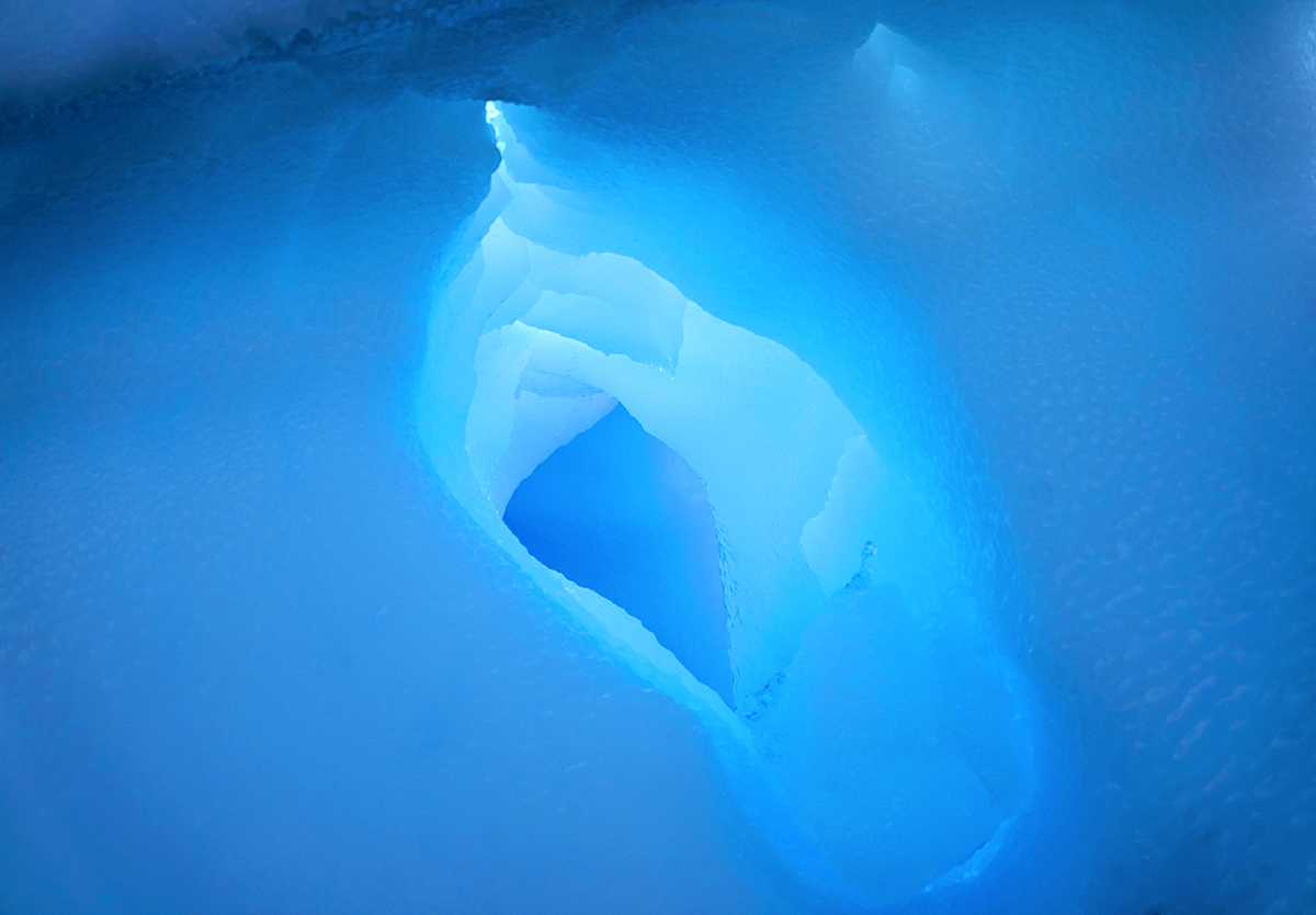 Configurations of Glacial Blues