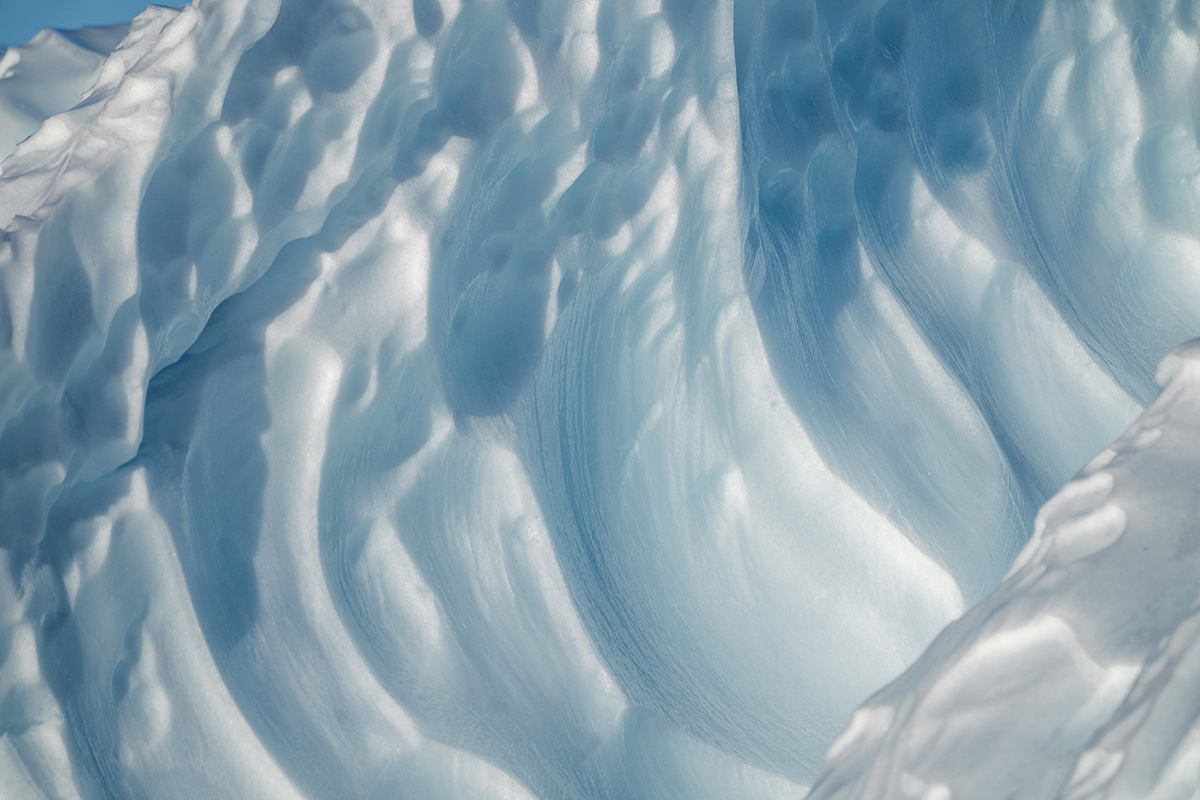 Configurations of Glacial Blues