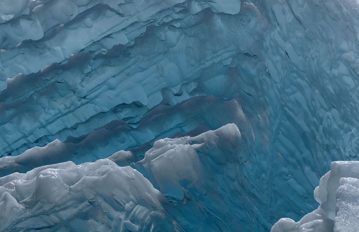 Configurations of Glacial Blues