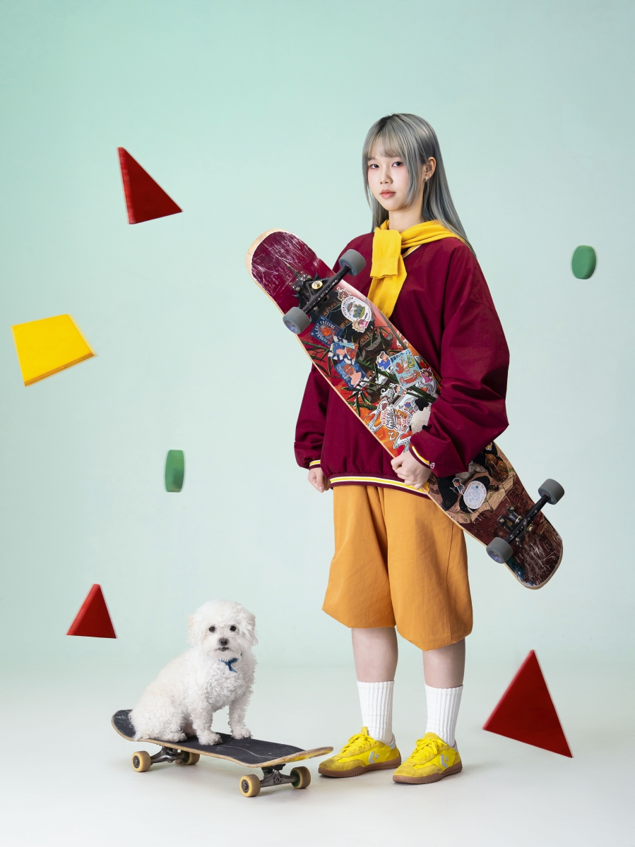Crayon Shin-Chan on Longboard